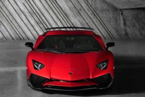 Родстер Lamborghini Aventador - мощная и роскошная авто-новинка 2016