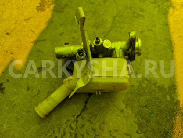 Главный тормозной цилиндр Toyota Estima 