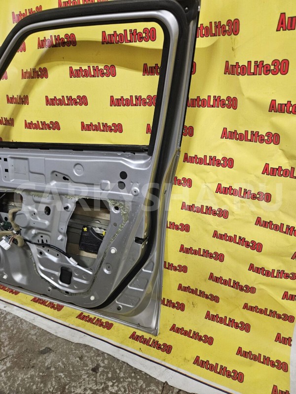 Дверь передняя правая Nissan Juke 