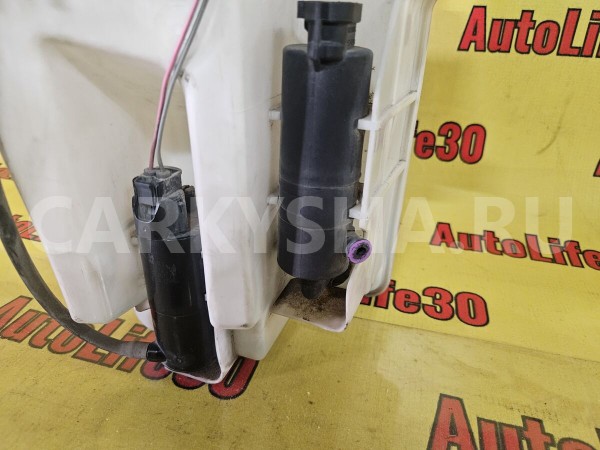 Бачок омывателя лобового стекла Nissan Teana 