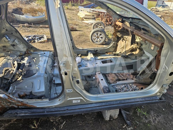 Стойка кузова средняя Nissan Almera 