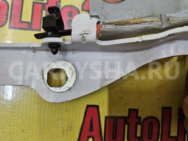 Петля капота Chevrolet Cruze 