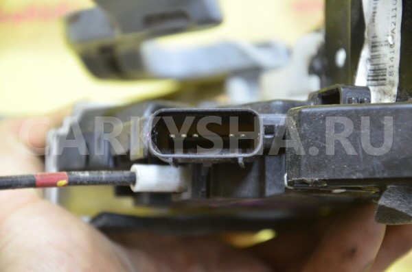 Замок двери задней левой Kia Cee'd 