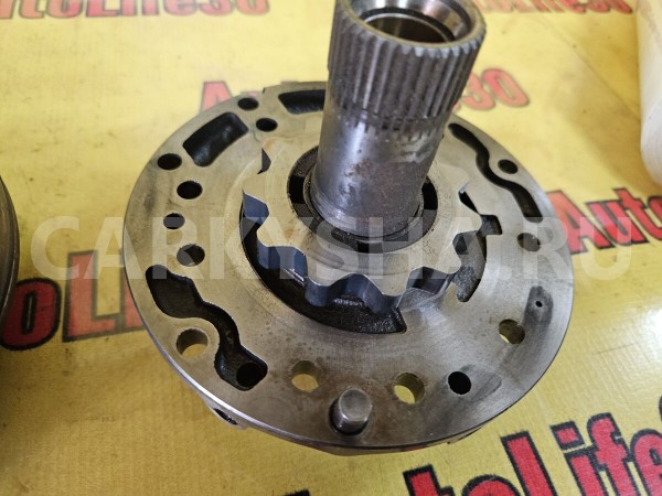 Насос масляный КПП Toyota Allex 