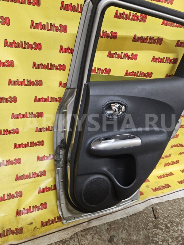 Дверь задняя правая Nissan Juke 