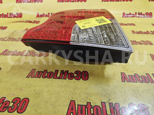 Фонарь задний правый Volvo S40 оригинальный номер 31214608