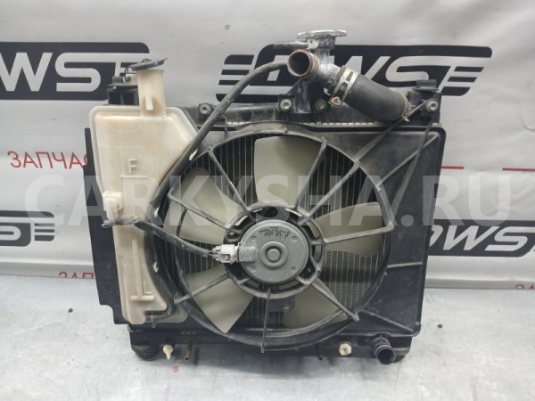 Радиатор охлаждения двигателя Toyota bB 