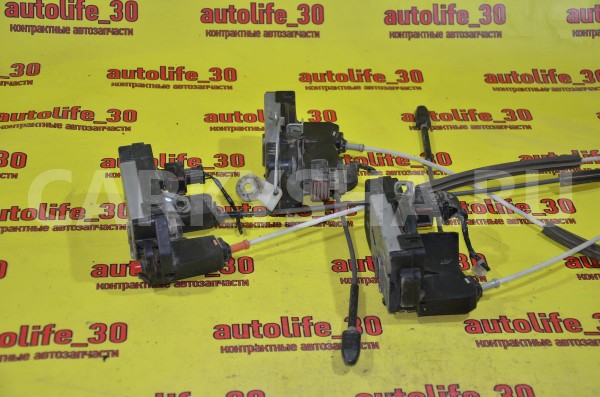 Замок двери Opel Zafira 