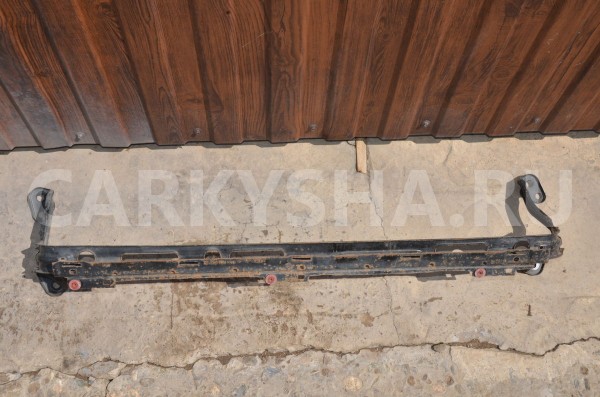 Кронштейн радиатора Volvo S40 