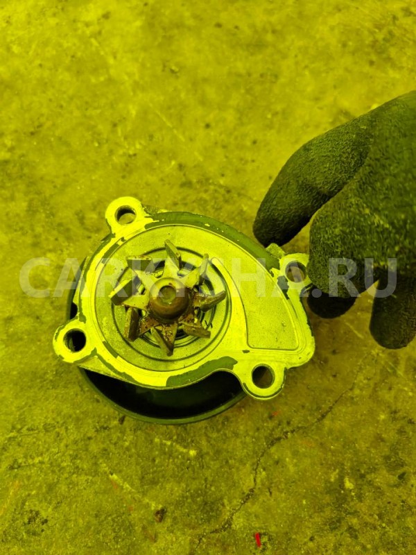 Помпа водяная Nissan Tiida 