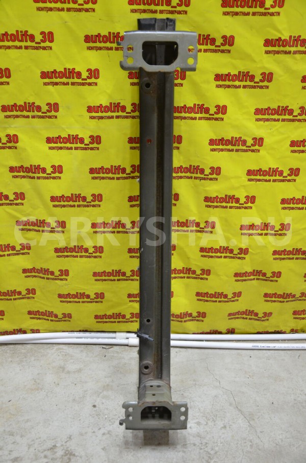 Усилитель переднего бампера Toyota Auris 