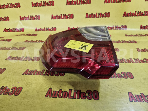 Фонарь задний правый Volvo S40 оригинальный номер 31214608