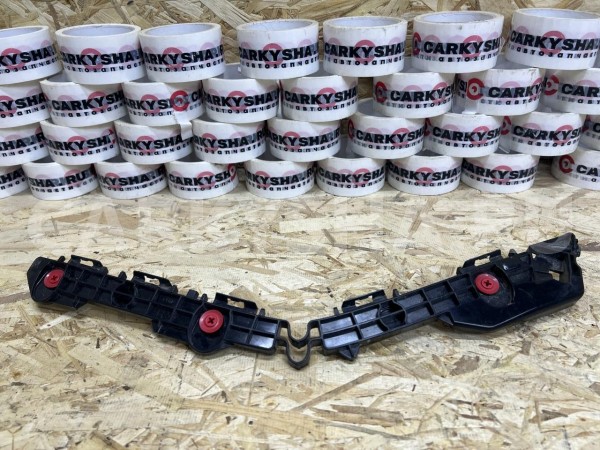 Направляющая заднего бампера правая Toyota Fortuner II Рестайлинг оригинальный номер 52575-0K110