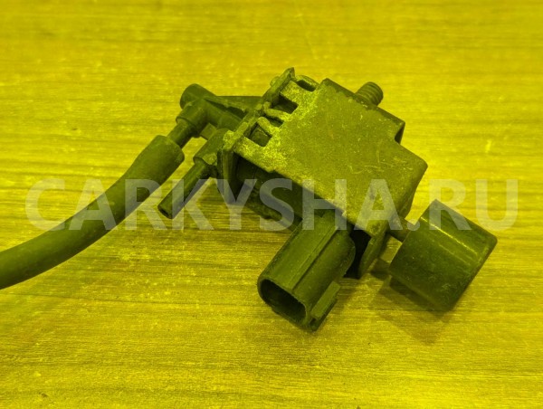 Вакуумный клапан Nissan Cefiro 