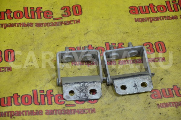 Петля крышки багажника Nissan Qashqai 