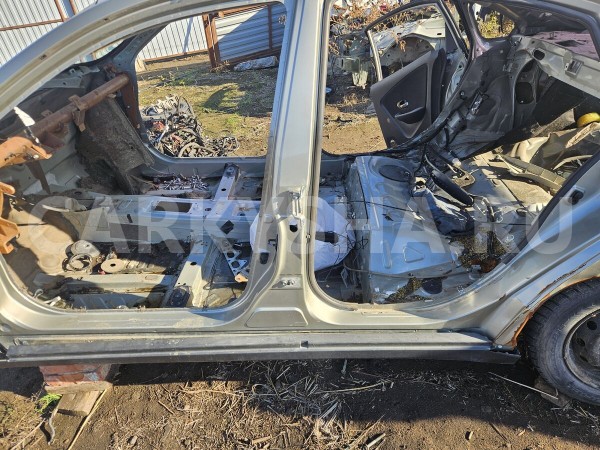 Стойка кузова средняя Nissan Almera 