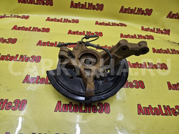 Кулак поворотный передний правый Renault Sandero 