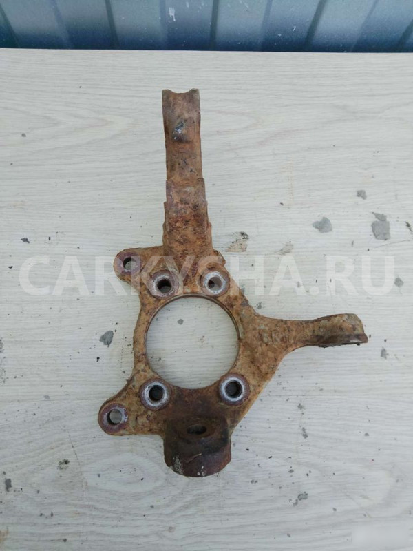 Кулак поворотный передний правый Toyota Auris Toyota Auris 
