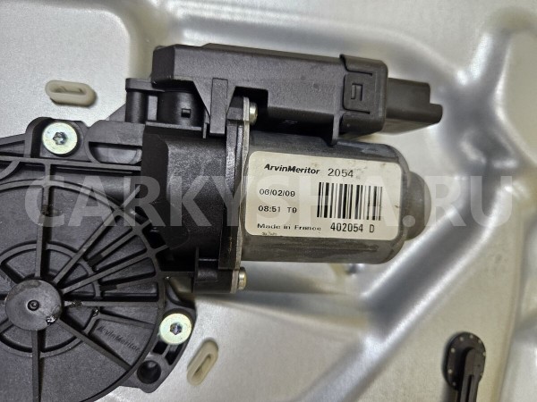 Стеклоподъемник электр. передний правый Kia Cee'd 