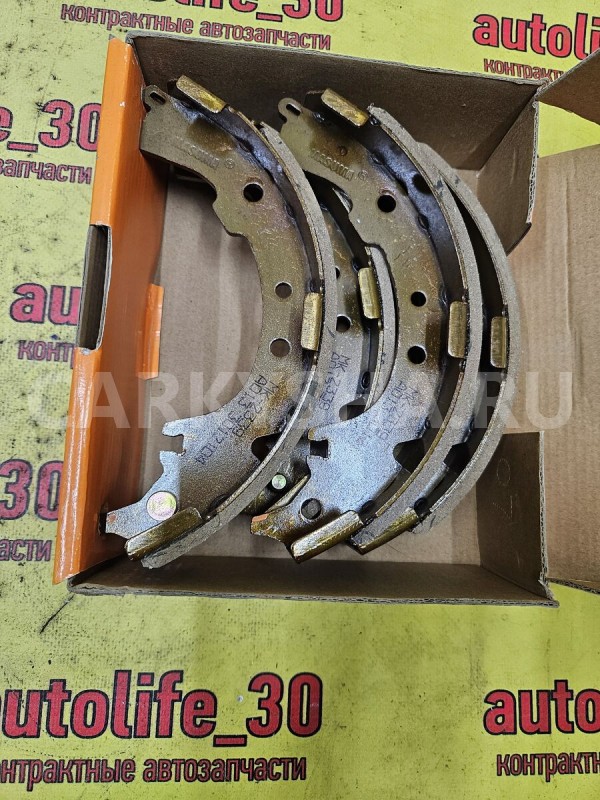 Колодки тормозные Toyota Ipsum 