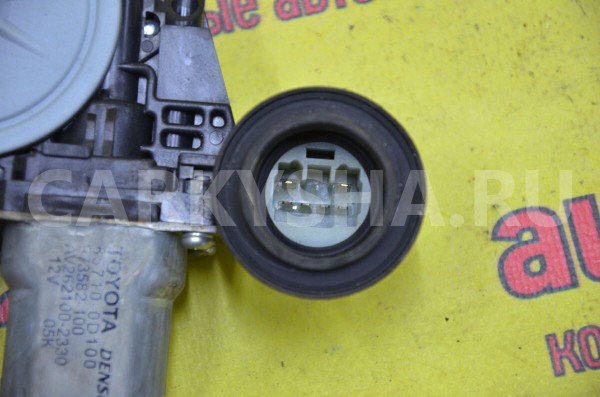 Стеклоподъемник электр. задний левый Toyota Auris 