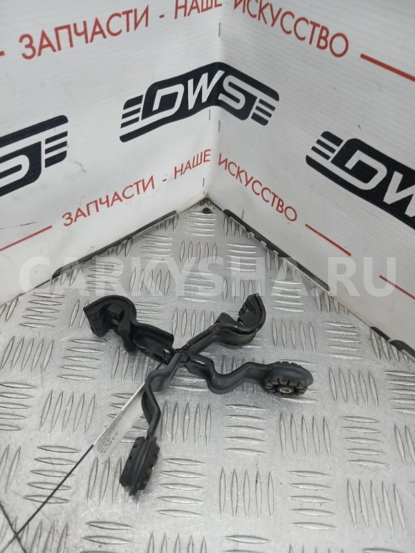 Крепление радиатора Toyota Mark II 