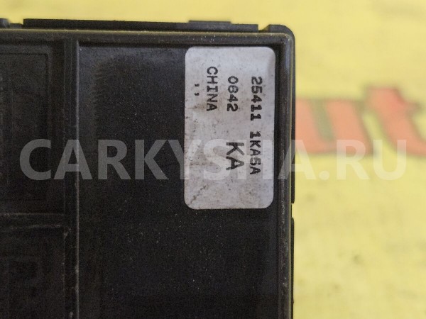 Кнопка стеклоподъемника Nissan Juke 
