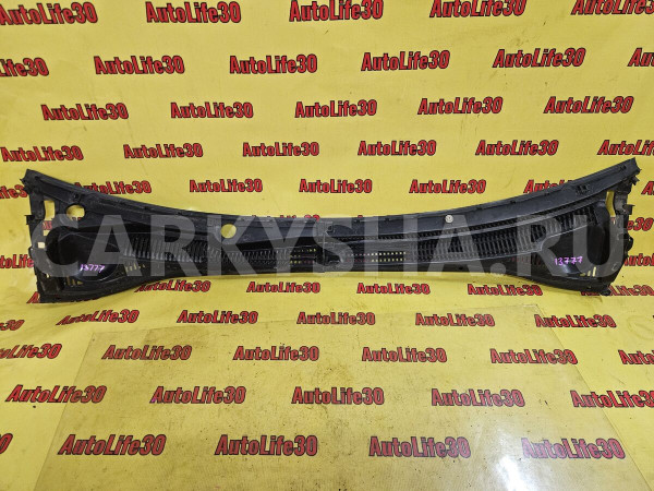 Рамка лобового стекла Suzuki SX4 оригинальный номер 7233080J10