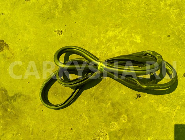 Уплотнительная резинка Toyota Harrier 