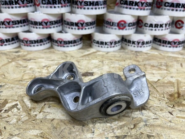 Крепление штока Toyota Corolla XII (E210) – седан оригинальный номер 12364-0T080