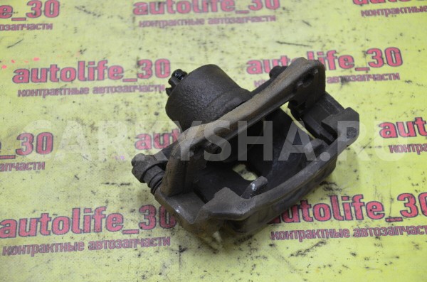 Суппорт тормозной передний правый Kia Cee'd 