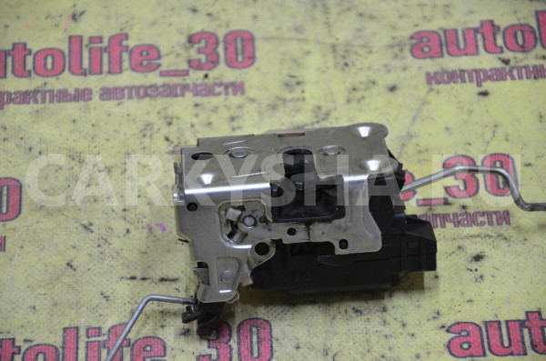 Замок двери передней правой Renault Duster 