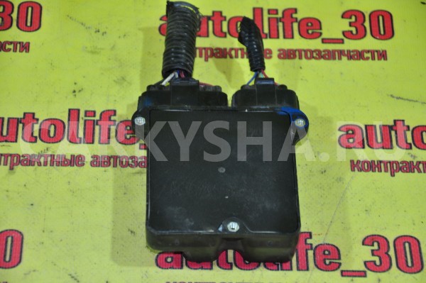 Блок электронный Toyota Noah 