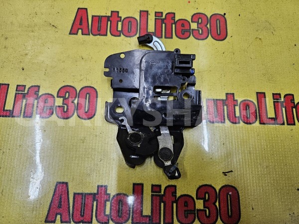 Замок крышки багажника Nissan Almera 