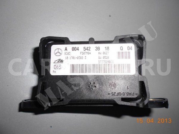 Датчик ускорения ESP Mercedes-Benz M-klasse II (W164) оригинальный номер A0065427018 A0045423818 A0045423918 A 006 542 70 18 A 004 542 38 18 A 004 542 39 18