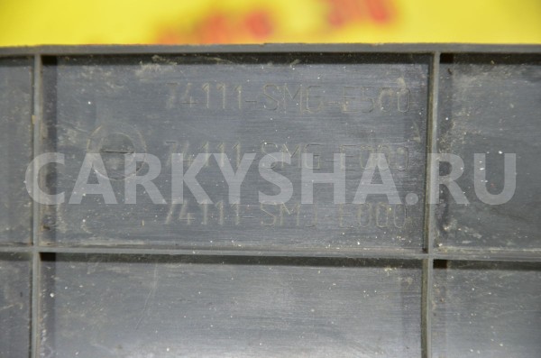 Накладка переднего бампера центральная Honda Civic 