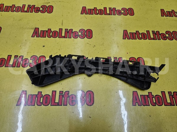 Кронштейн заднего бампера левый Toyota Auris 