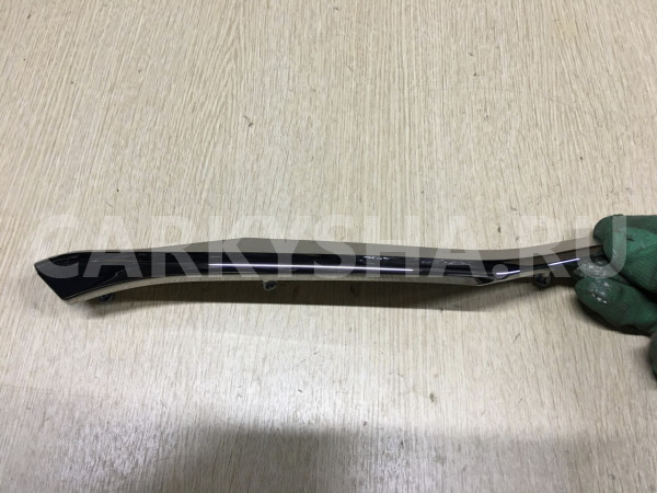 Молдинг фонаря внутреннего правого Toyota Corolla XII (E210) – седан оригинальный номер 75813-02010