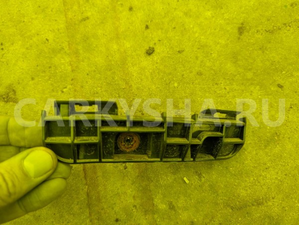 Крепление бампера Toyota Wish 