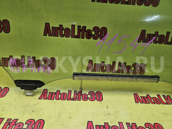 Стекло двери передней правой Toyota Auris 