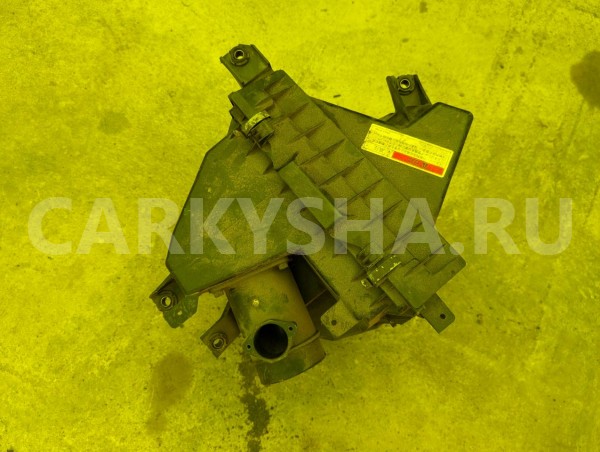 Корпус воздушного фильтра Nissan Cedric 