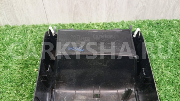 Накладка центральной консоли Hyundai i30 2011 Hyundai i30 оригинальный номер 846512R000