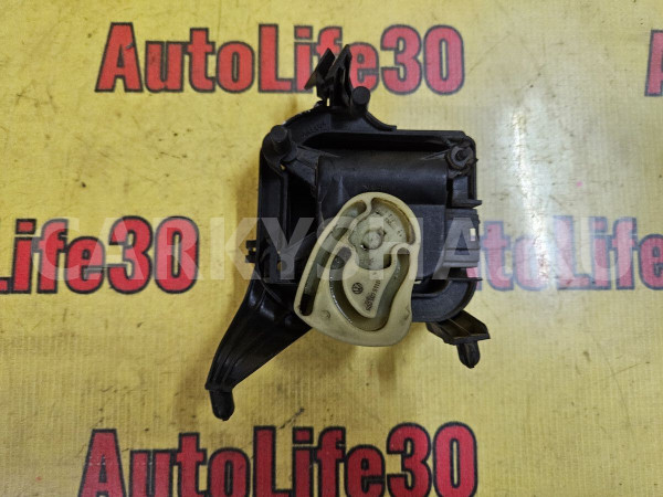Сервопривод отопителя SEAT Ibiza оригинальный номер 6Q0820891B