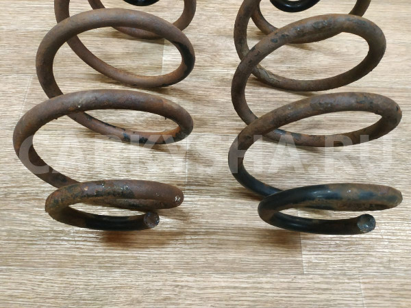 Пружина задняя Nissan Note оригинальный номер 550201U60A