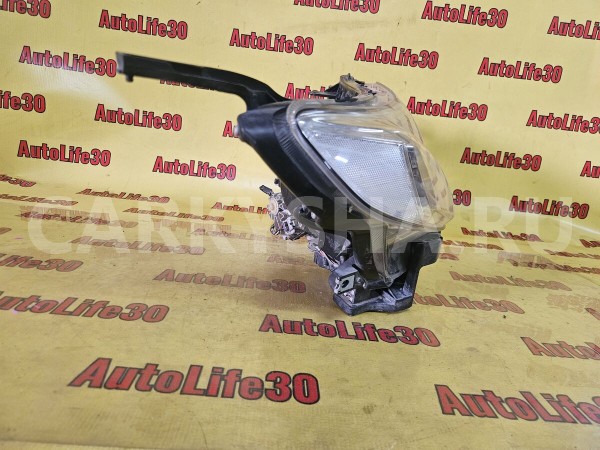 Фара правая Subaru Forester 