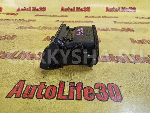 Дефлектор воздушный Toyota Corolla оригинальный номер 5567012300