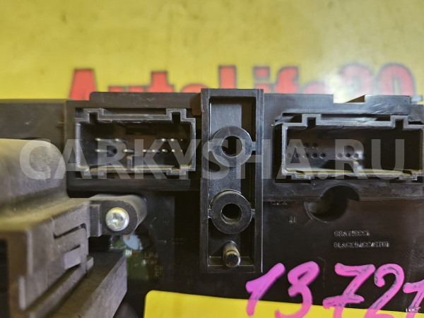 Блок управления климатической установкой Volvo XC90 оригинальный номер 31346603