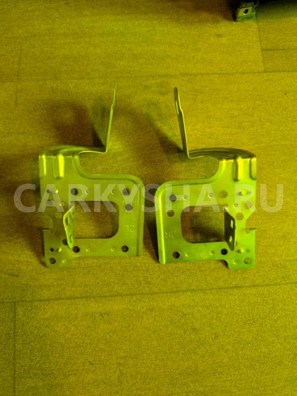 Крепление магнитофона Toyota bB 