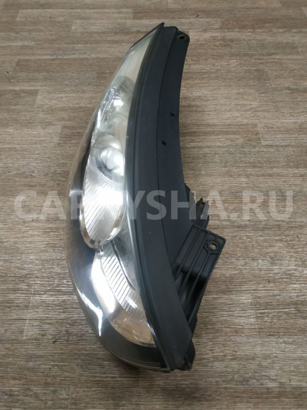 Фара правая Hyundai ix35 оригинальный номер 921022Y020