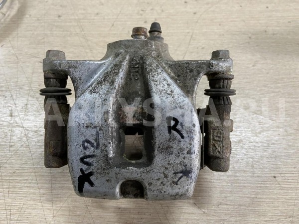 Суппорт задний правый Toyota Highlander II (U40) оригинальный номер 47830-48120